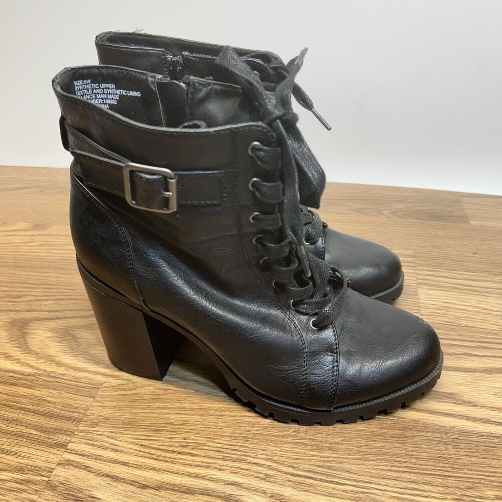 Torrid Women's Combat Style Boots Black Lace up Zip Up Chunky Block Heel Size 9W